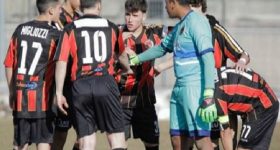 Tung 7 cầu thủ ra sân, CLB Italia thua đậm 0-20 Tung 7 cầu thủ ra sân, CLB Italia thua đậm 0-20