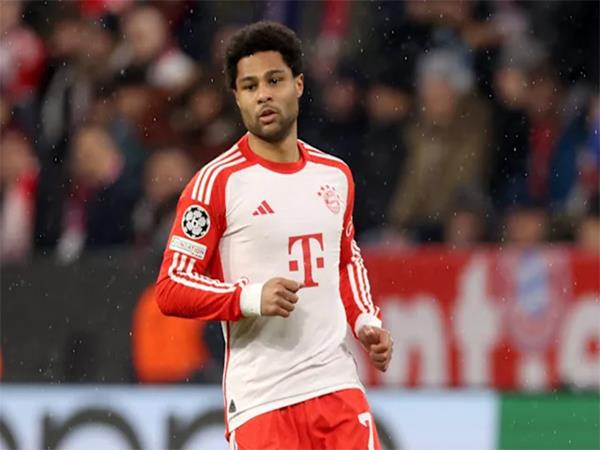 Tin Bayern 21/10: Gnabry sẵn sàng ký hợp đồng mới