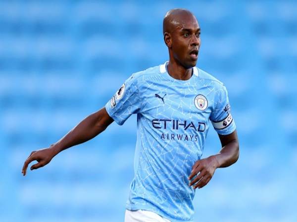 Fernandinho – Người giữ nhịp thầm lặng
