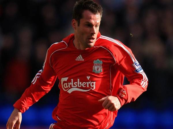 Những hậu vệ Liverpool huyền thoại trung thành nhất